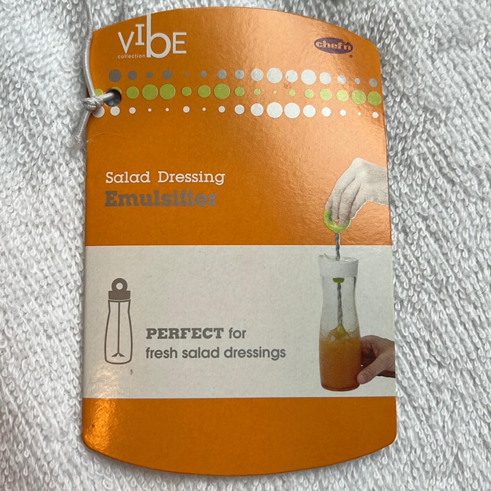 Chef’n Emulsifier for Salad Dressing - Picture 5 of 8